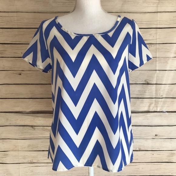 Francesca’s Collections Chevron Boatneck Blouse - Picture 1 of 7